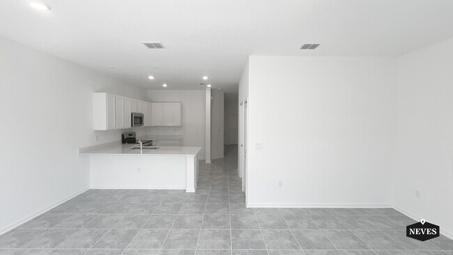 Building Photo - 2562 Skyline Lp