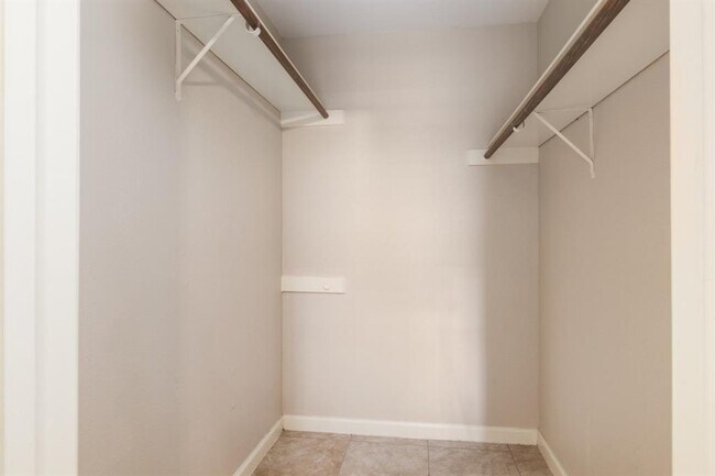 Building Photo - 10835 Braes Bend Dr