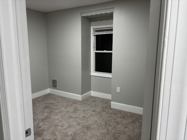 Building Photo - 230 Cumberland St