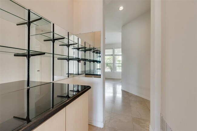 Building Photo - 1271 Carl Dr