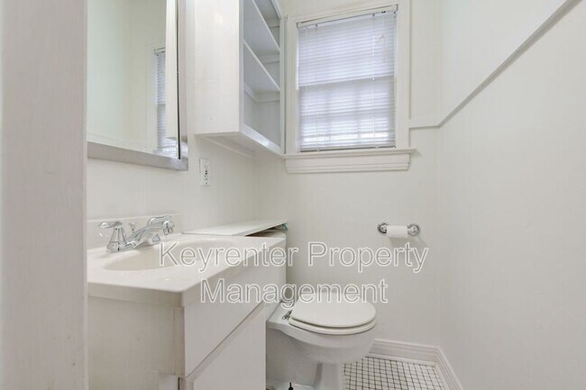 Building Photo - 612 NW 37th St