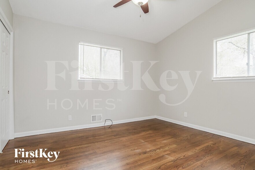 Building Photo - 5106 S Grand Ave