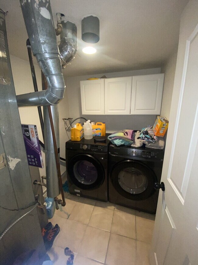 Building Photo - 1175 E Dry Creek Pl