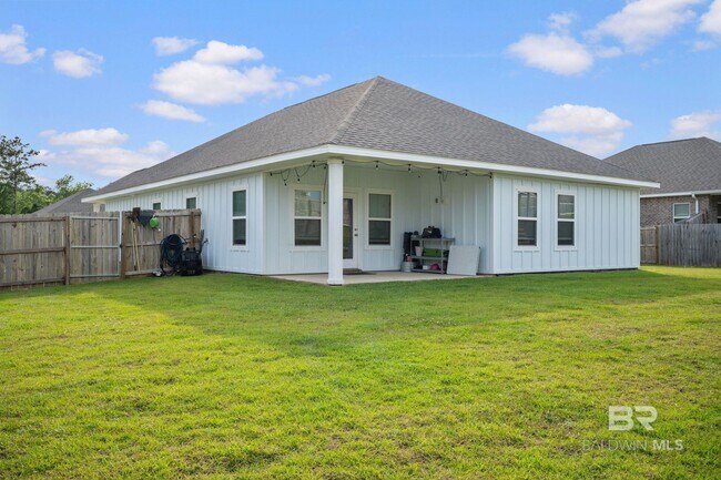Building Photo - 30955 Semper Dr