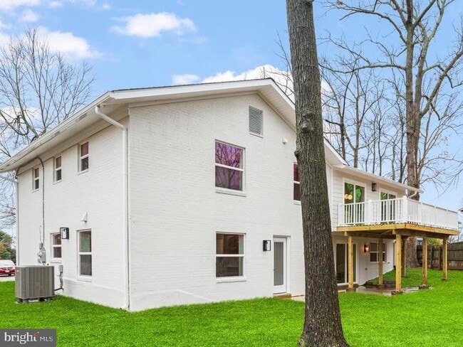 Building Photo - 8321 Raymond Ln