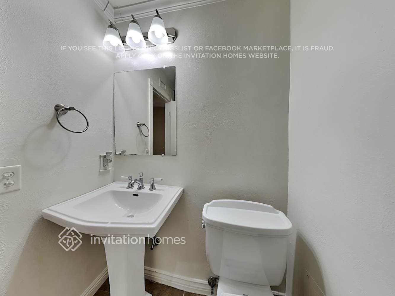 Building Photo - 23037 Magnolia Glen Dr