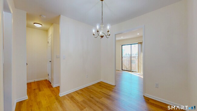 Building Photo - 825 Hope St