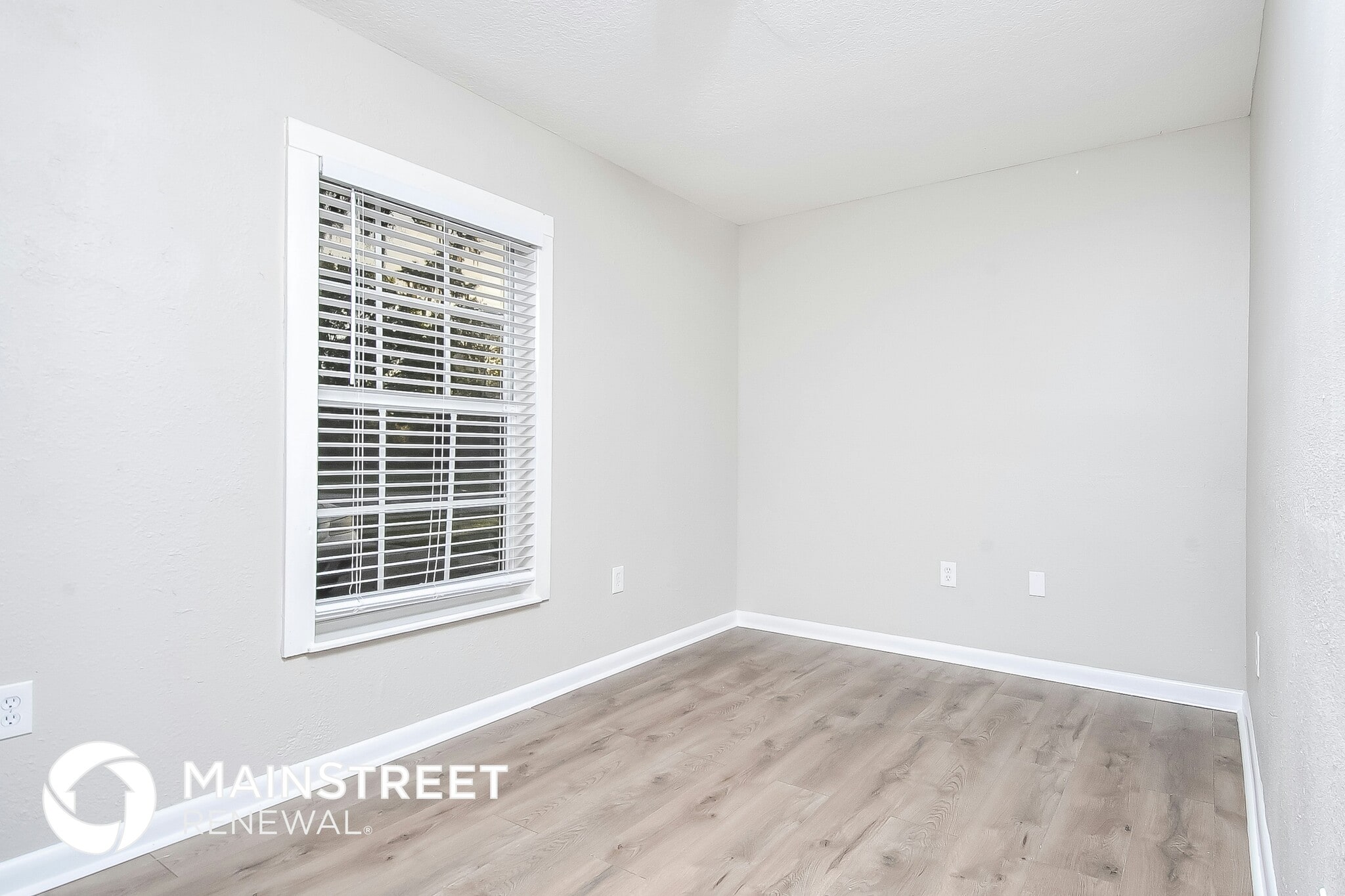 Building Photo - 225 Tracy Way