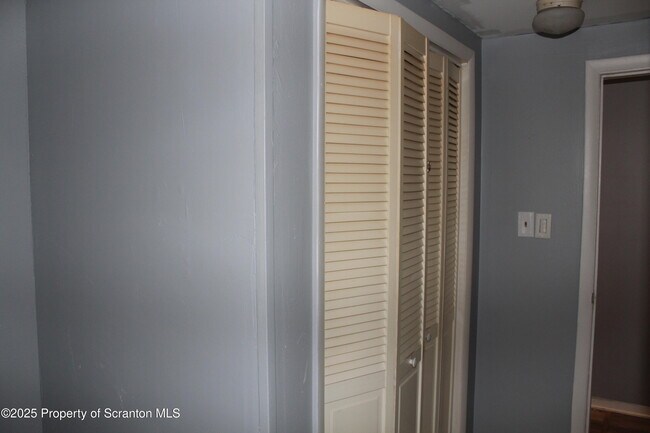 Building Photo - 323 Union St