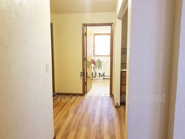 Building Photo - 720 Turner St