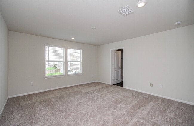 Building Photo - 6315 Lakeview Haven Dr