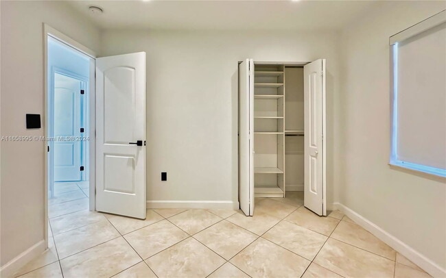 Building Photo - Northeast 18th Court, Miami, FL 33179 - 4 BR 2 BA house