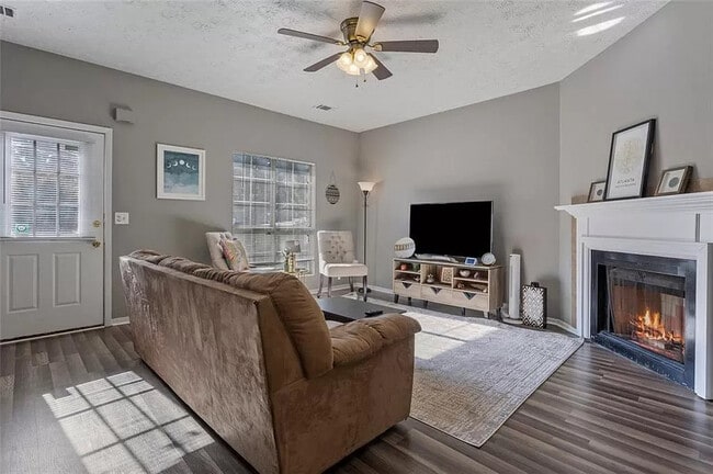 living room - 3444 Washington Way