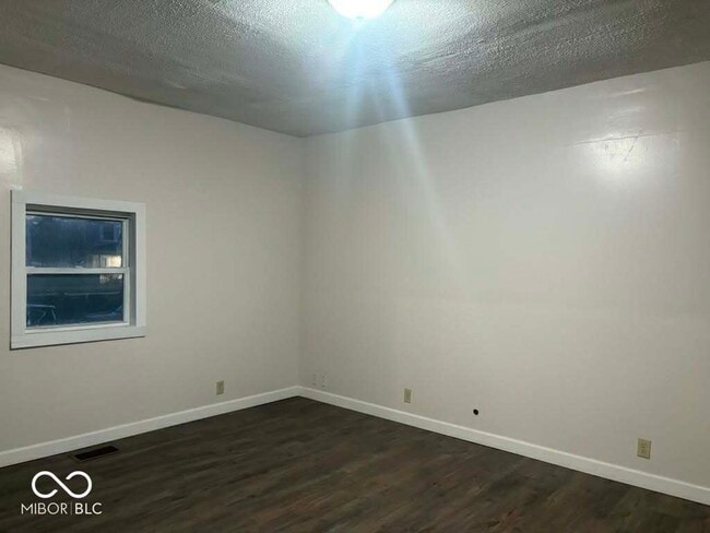 Building Photo - 1014 W 33rd St