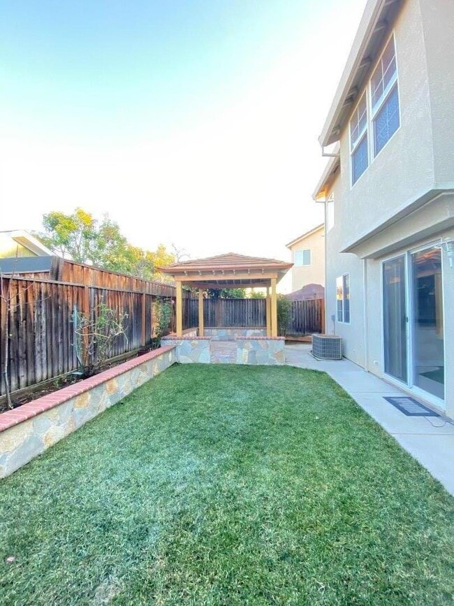 Building Photo - 2774 Gilham Ct