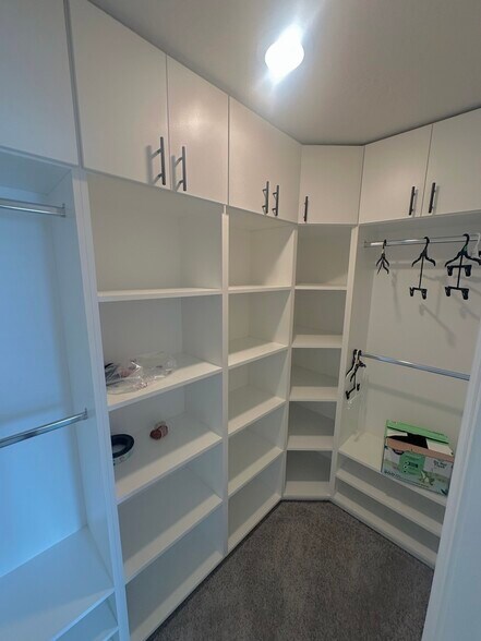 Building Photo - 5777 Millhouse Way