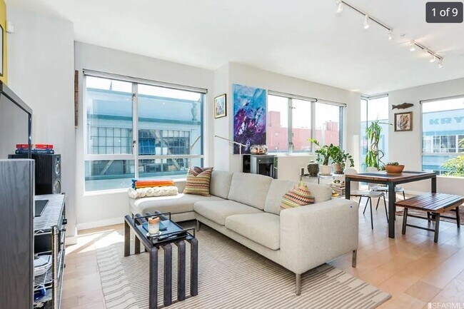 Building Photo - EPIC REA - Bright, Sunny 1BR/ 1 BA corner ...