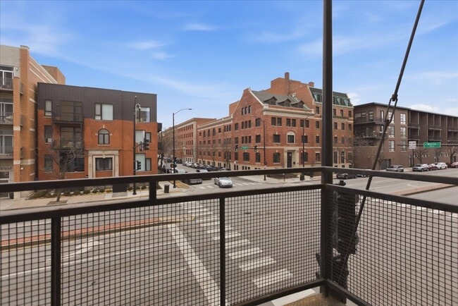 Building Photo - 36 S Ashland Ave