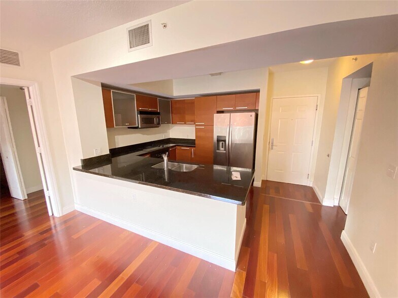 Primary Photo - 2030 S Douglas Rd
