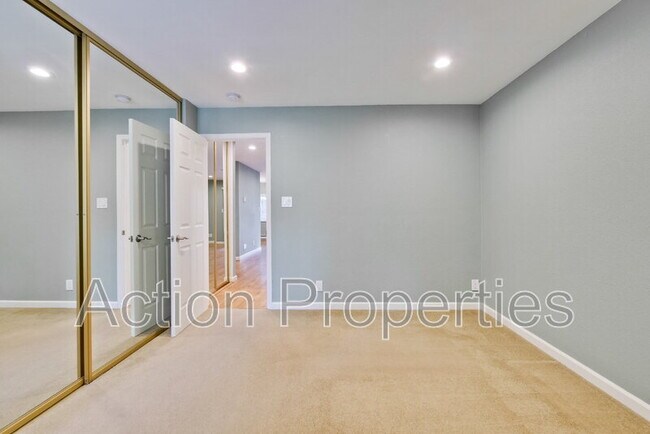 Building Photo - 505 Cypress Point Dr