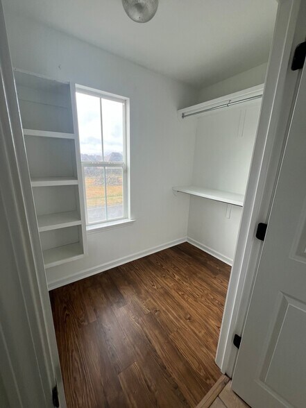Building Photo - 15155 LA-44
