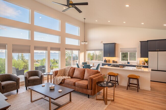 Building Photo - 833 Linstrang Wy