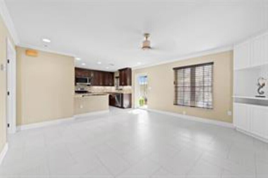 Building Photo - 4213 Bougainvilla Dr