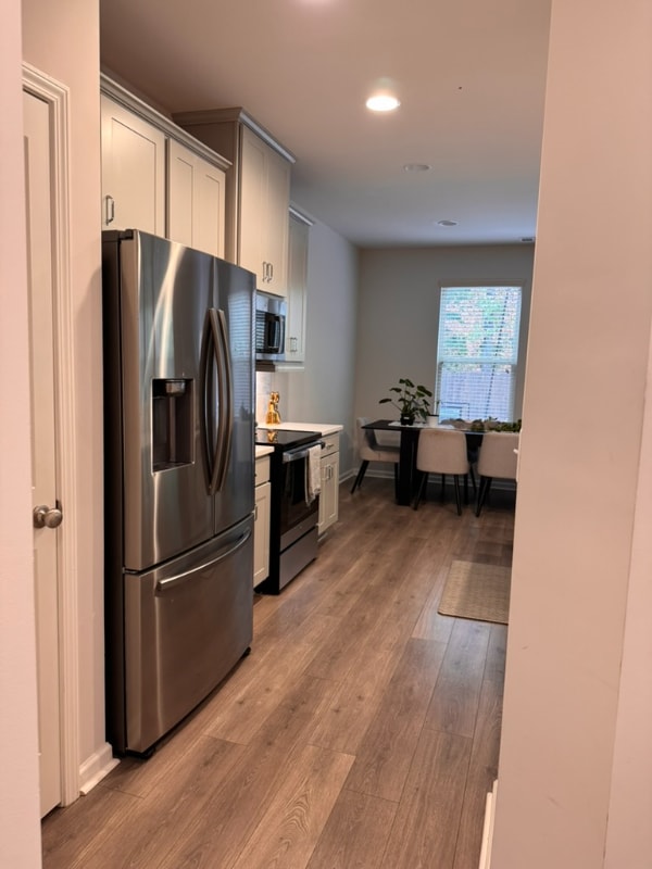 Building Photo - 2945 Cottage Ln