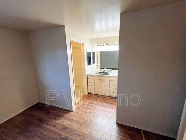Building Photo - 2643 Powder Dr