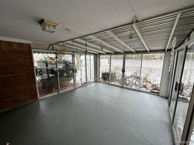 Building Photo - 48707 Eight Mile Rd