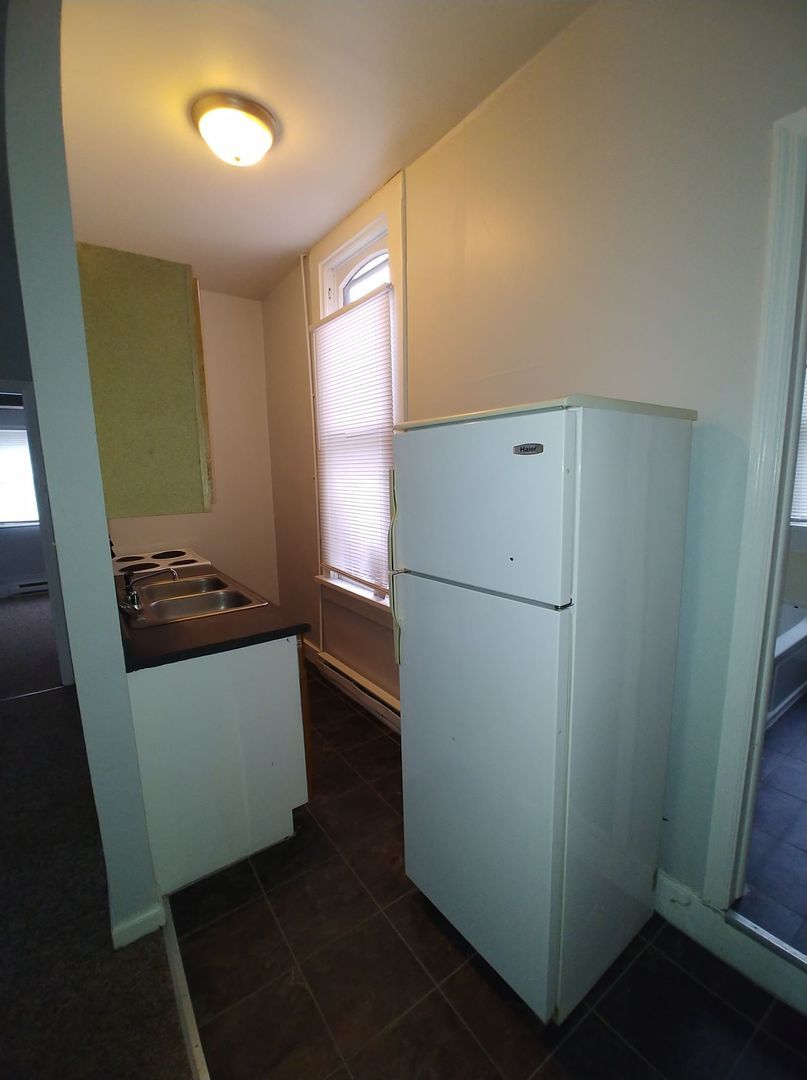 Building Photo - 911 N 9th St Rd