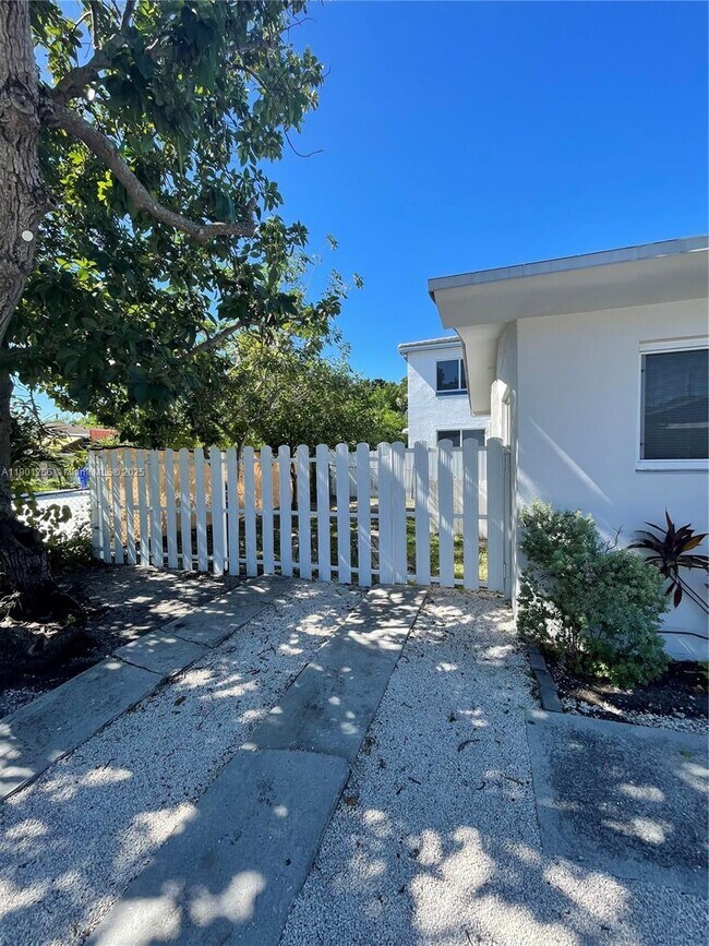 Building Photo - 3760 NW 13th Pl