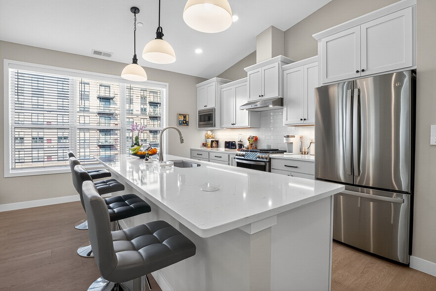 Building Photo - Amira Minnetonka & Amira Villas 55+ Adult