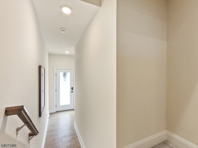 Building Photo - 715 Parker Blvd