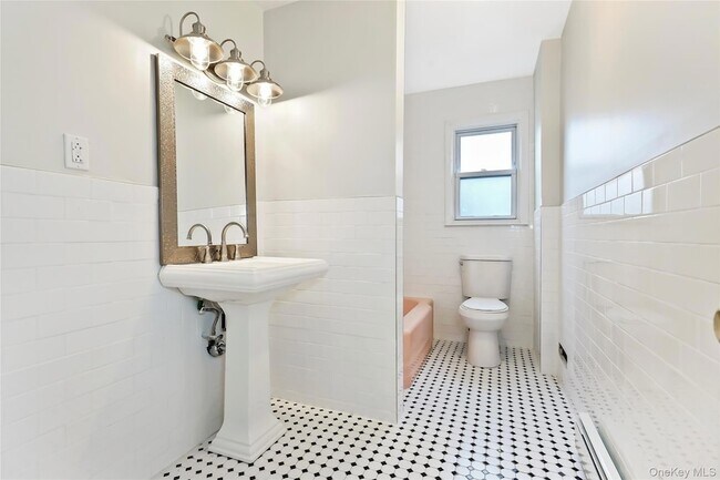 Building Photo - 425 First Avenue Unit