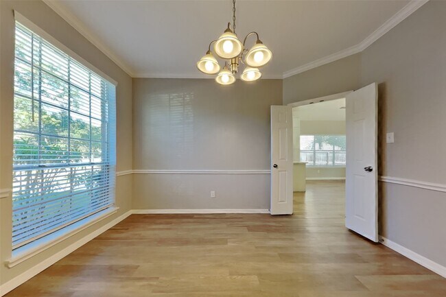 Building Photo - 30110 Granum Dr