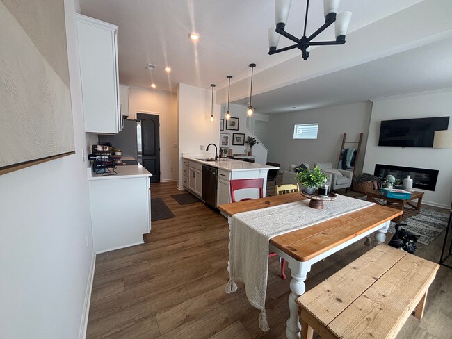 Building Photo - 3885 Volterra Ln