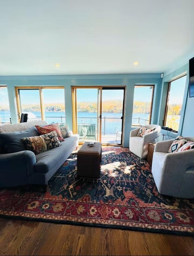 Building Photo - 44 W Shore Rd