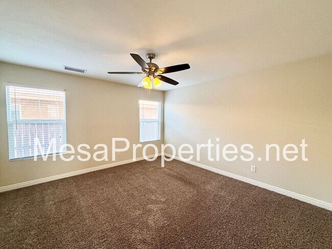 Building Photo - 15091 Brown Ln