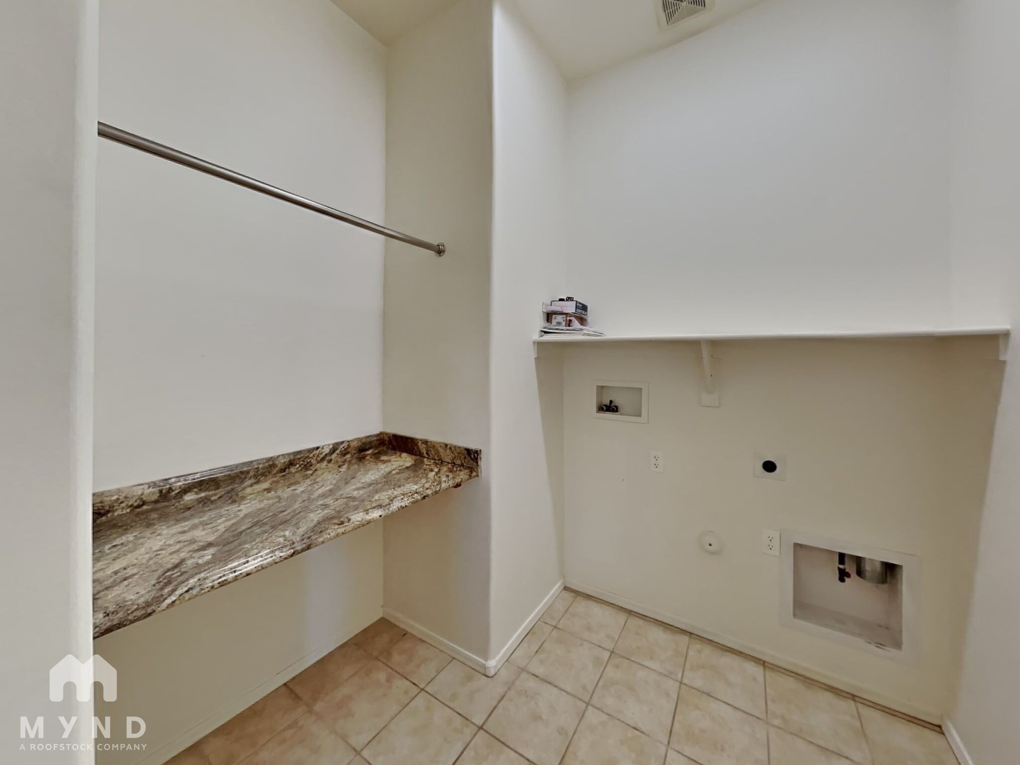 Building Photo - 12548 E Red Iron Trail