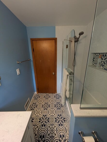 Building Photo - 308 Church Cir
