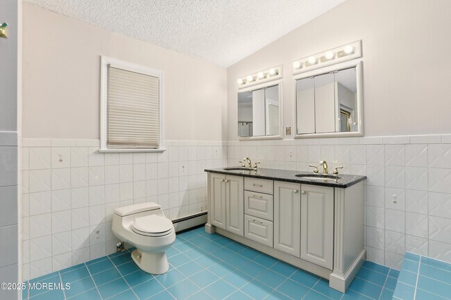 Building Photo - 601 Duchess Ct