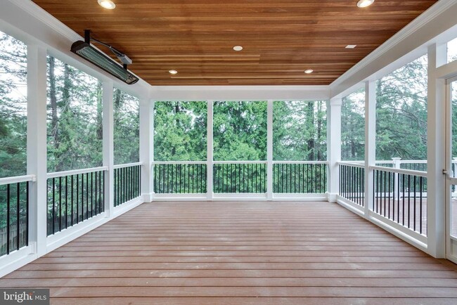 Building Photo - 5615 McLean Dr