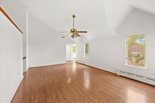 Building Photo - 6013 Selvyn Rd