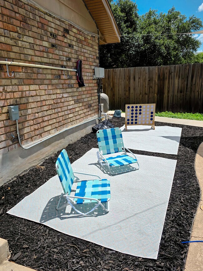 Building Photo - 4305 Temple Hill