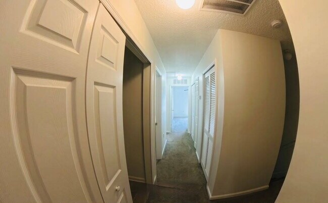 Building Photo - 515 Hopewell Dr