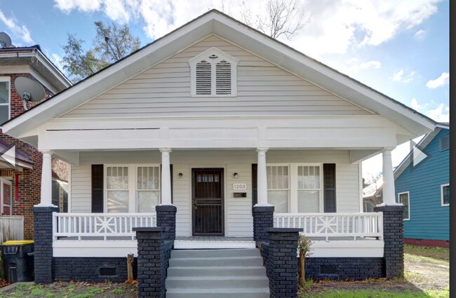 Building Photo - 1203 E 38th St