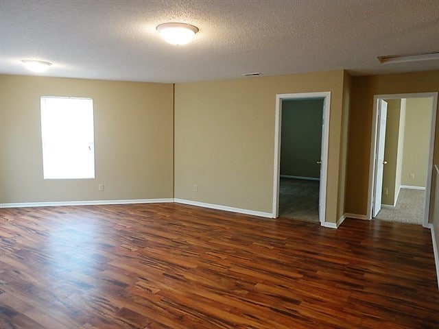 Building Photo - 2170 Bridlewood Dr