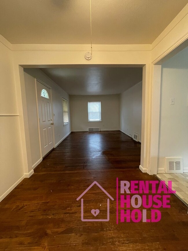 Building Photo - 3-Bedroom 1-Bath Single Family Home Locate...