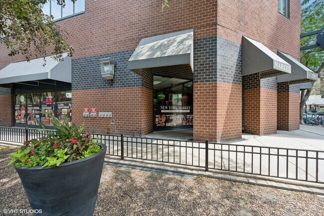 Building Photo - 3660 N Lake Shore Dr